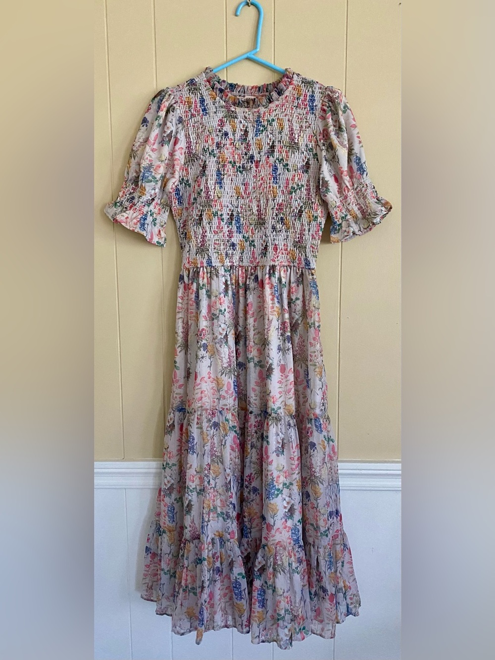 New Ivy City Co Cream Floral Smocked Midi Dress - Picture 7 of 16